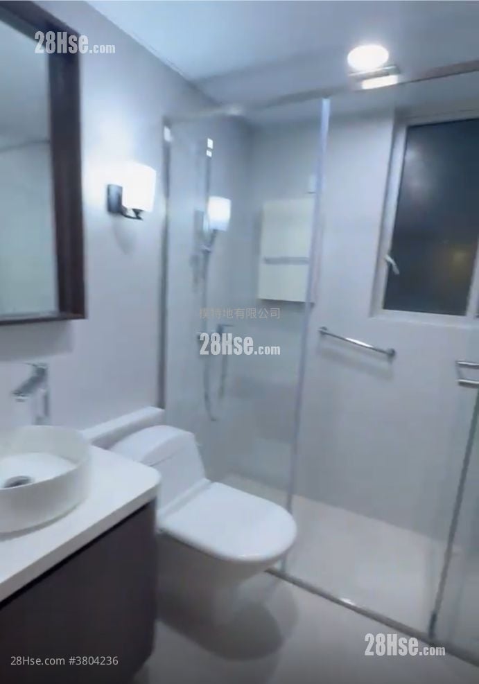 君临天下 租盘 3 房 , 3 浴室 1,068 平方尺