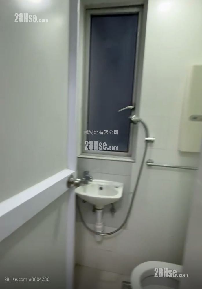 君临天下 租盘 3 房 , 3 浴室 1,068 平方尺