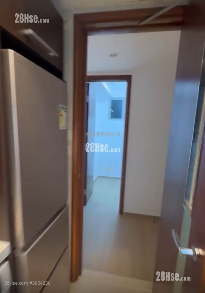 君临天下 租盘 3 房 , 3 浴室 1,068 平方尺