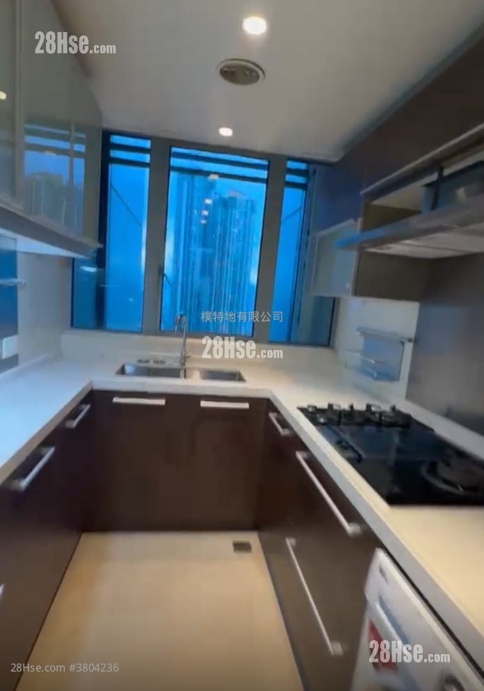 君临天下 租盘 3 房 , 3 浴室 1,068 平方尺