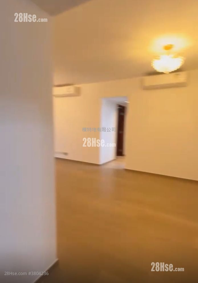 君临天下 租盘 3 房 , 3 浴室 1,068 平方尺