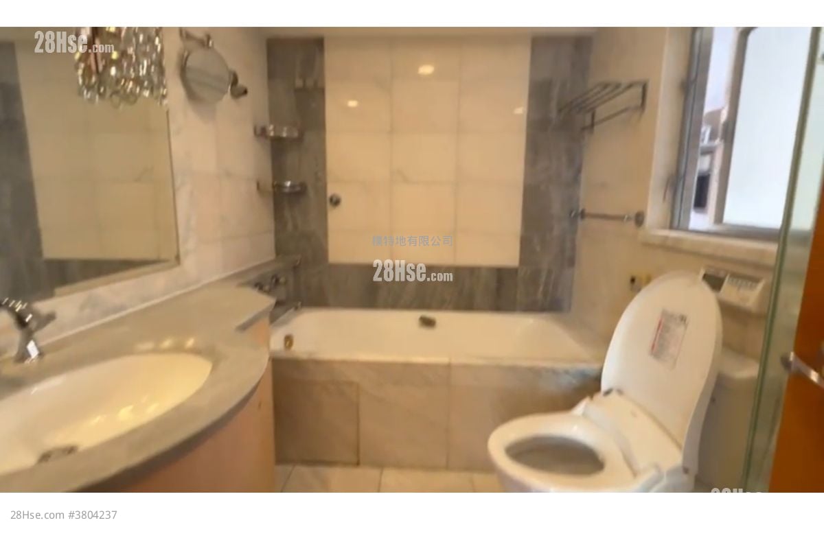 The Waterfront Rental 3 Bedrooms , 3 Bathrooms 1,127 ft²