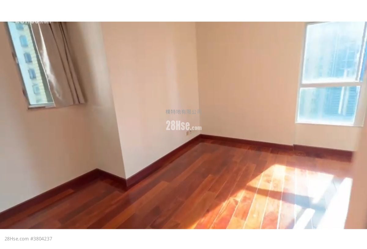 The Waterfront Rental 3 Bedrooms , 3 Bathrooms 1,127 ft²