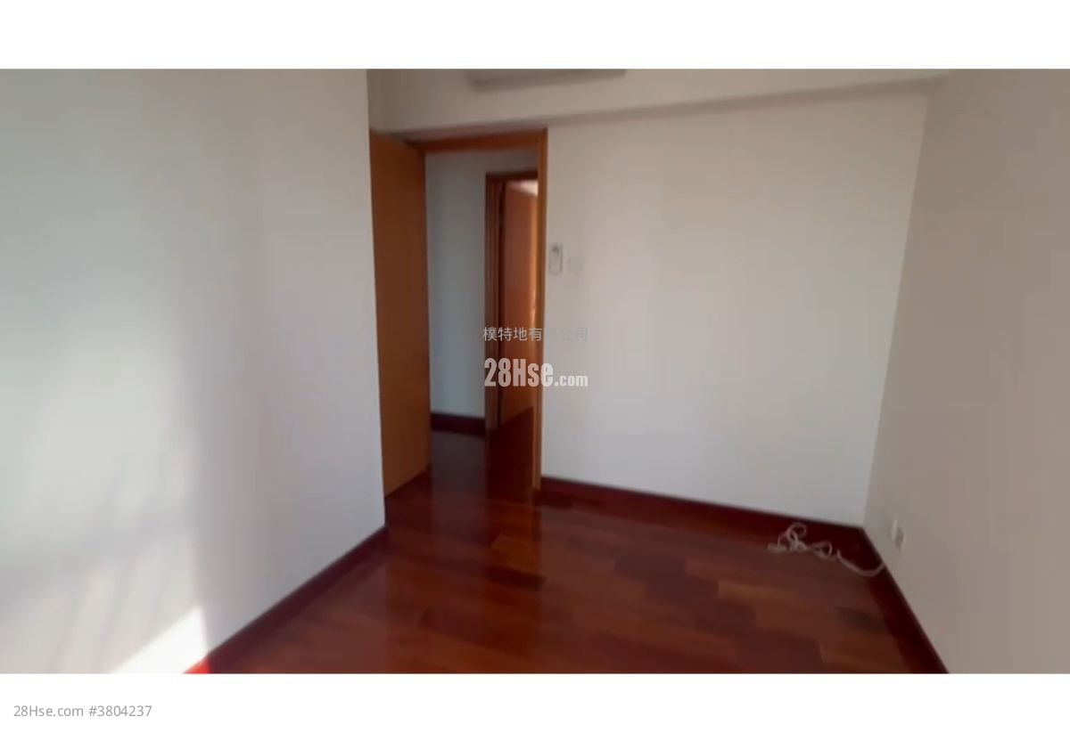 The Waterfront Rental 3 Bedrooms , 3 Bathrooms 1,127 ft²