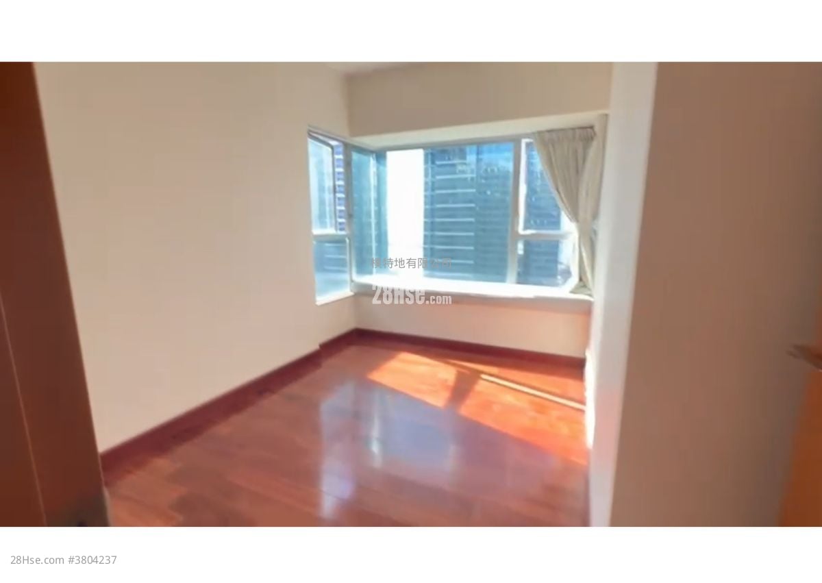 The Waterfront Rental 3 Bedrooms , 3 Bathrooms 1,127 ft²