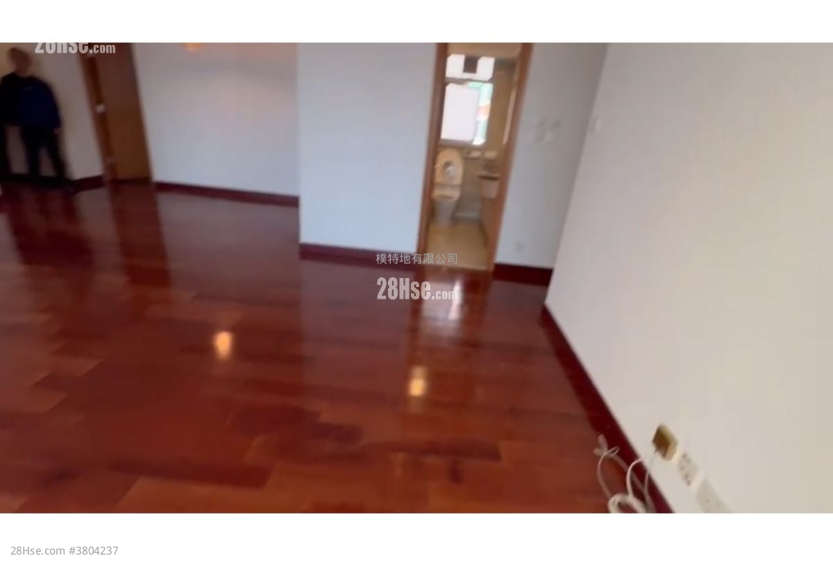 The Waterfront Rental 3 Bedrooms , 3 Bathrooms 1,127 ft²