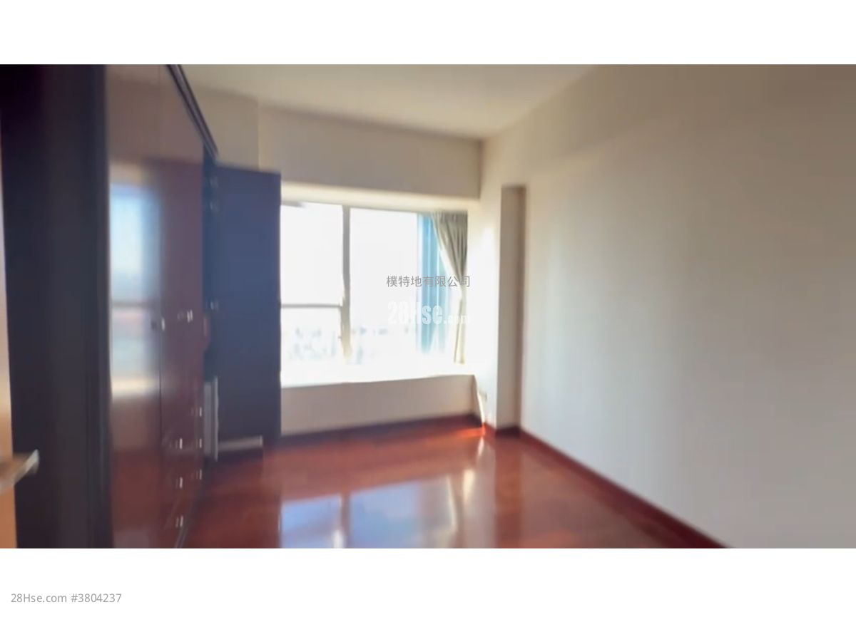 The Waterfront Rental 3 Bedrooms , 3 Bathrooms 1,127 ft²