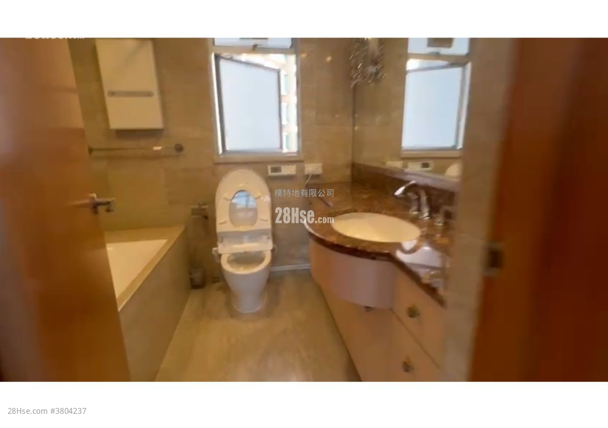 The Waterfront Rental 3 Bedrooms , 3 Bathrooms 1,127 ft²