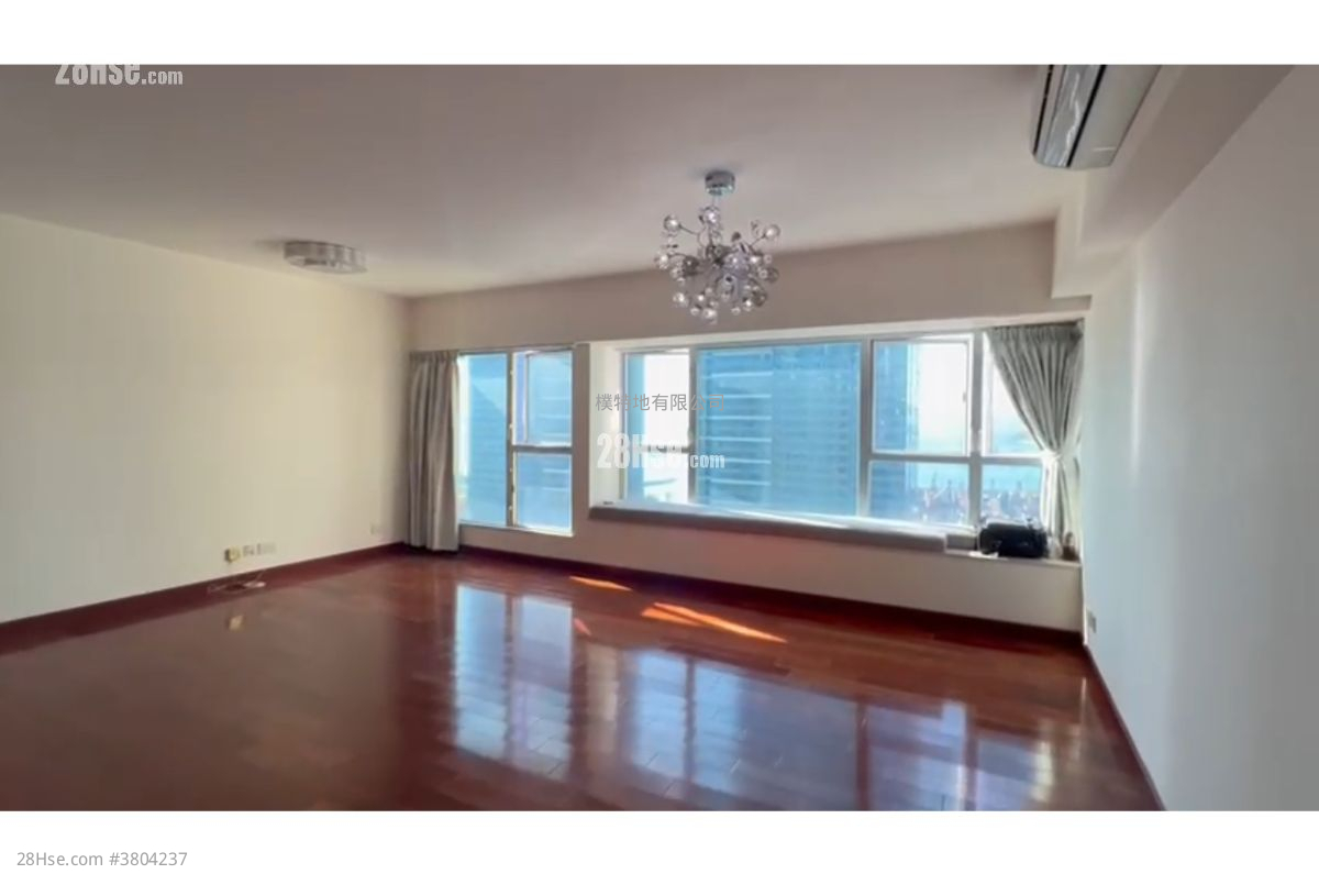 The Waterfront Rental 3 Bedrooms , 3 Bathrooms 1,127 ft²