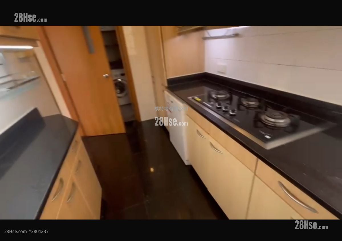 The Waterfront Rental 3 Bedrooms , 3 Bathrooms 1,127 ft²