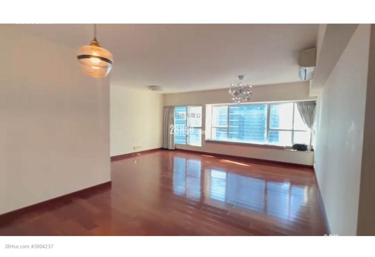 The Waterfront Rental 3 Bedrooms , 3 Bathrooms 1,127 ft²