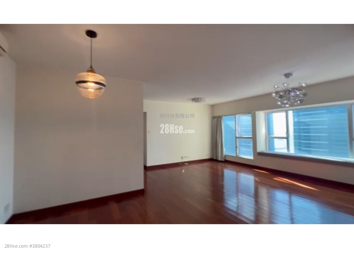 The Waterfront Rental 3 Bedrooms , 3 Bathrooms 1,127 ft²