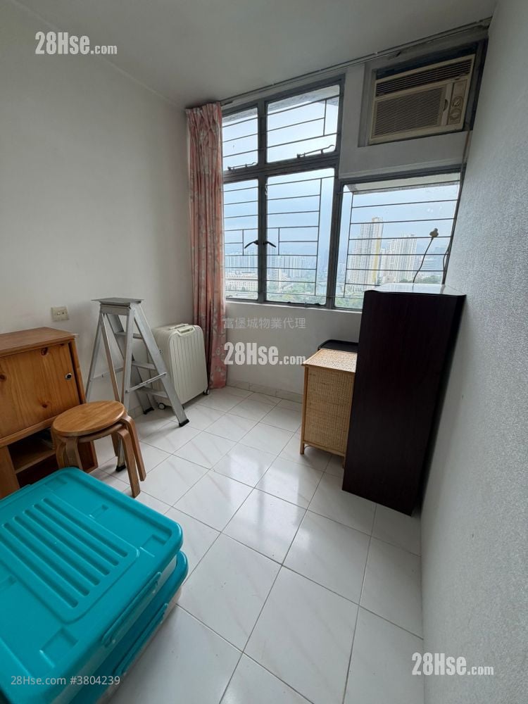 Kwong Yuen Estate Sell 3 Bedrooms , 1 Bathroom 485 ft²