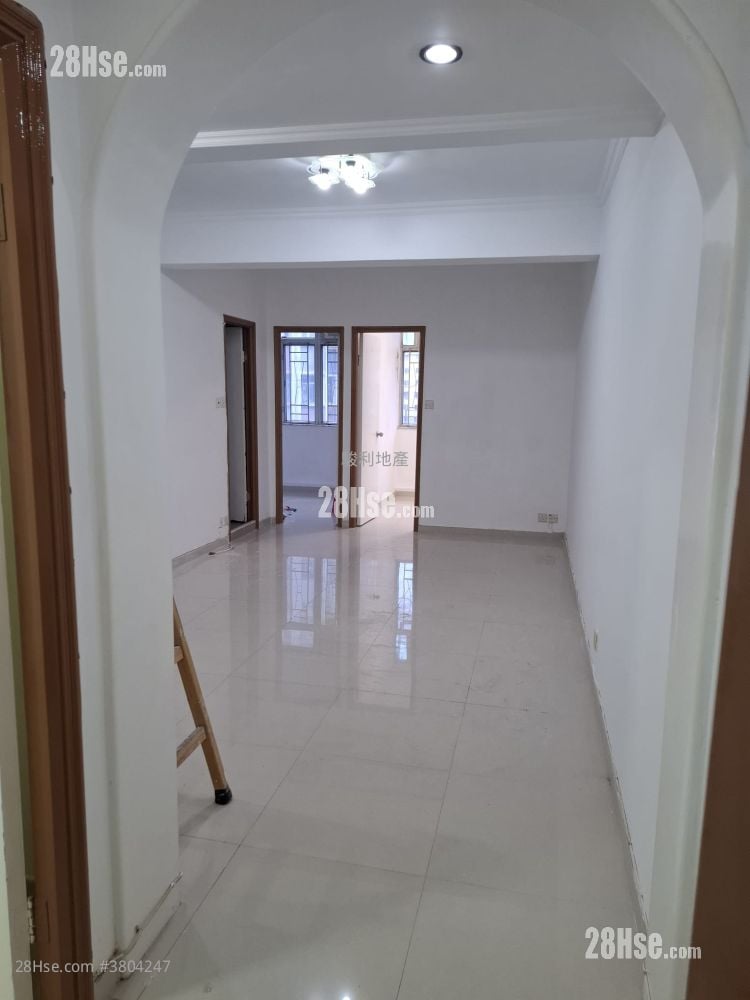 Tung Lo Court Rental 3 Bedrooms , 1 Bathroom 560 ft²