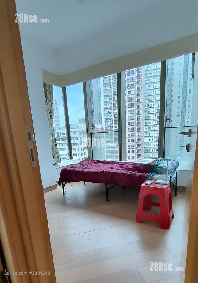 Macpherson Place Sell 2 Bedrooms , 1 Bathroom 555 ft²