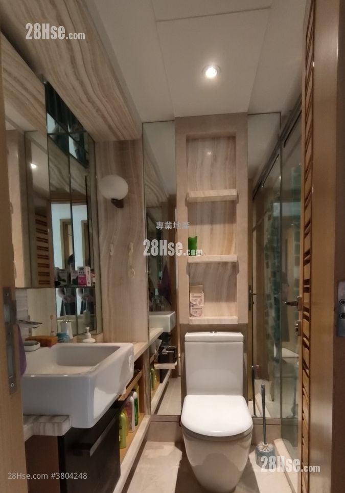 Macpherson Place Sell 2 Bedrooms , 1 Bathroom 555 ft²