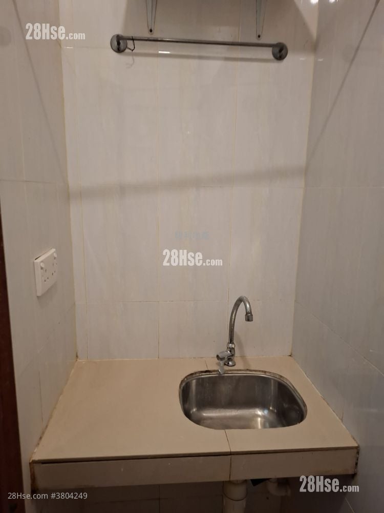 Tung Lo Court Rental 1 Bedroom , 1 Bathroom 150 ft²