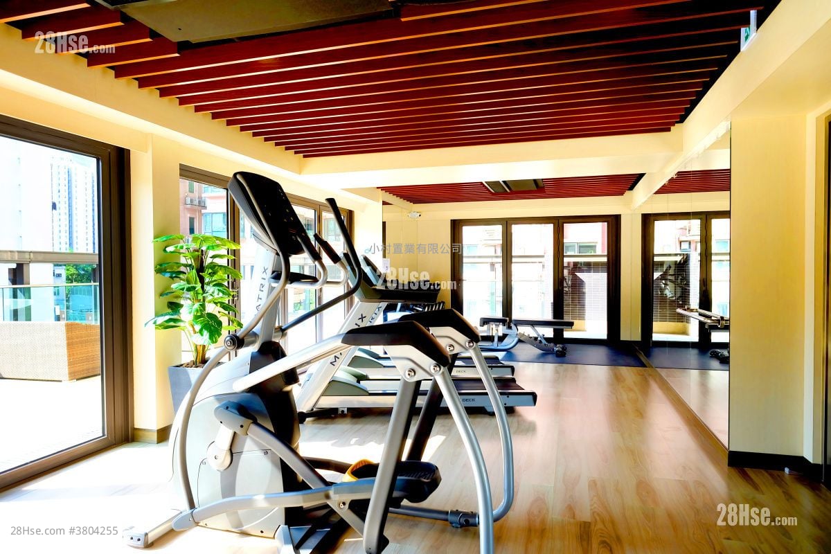 Clubhouse: East 17 Rental 2 Bedrooms , 1 Bathroom 445 ft²