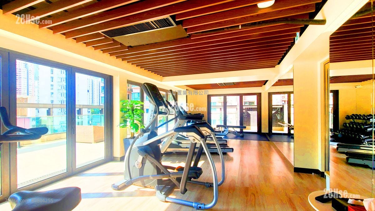 Clubhouse: East 17 Rental 2 Bedrooms , 1 Bathroom 445 ft²