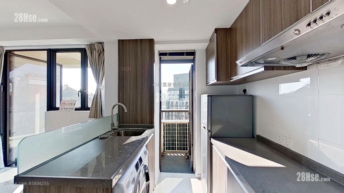 kitchen: East 17 Rental 2 Bedrooms , 1 Bathroom 445 ft²