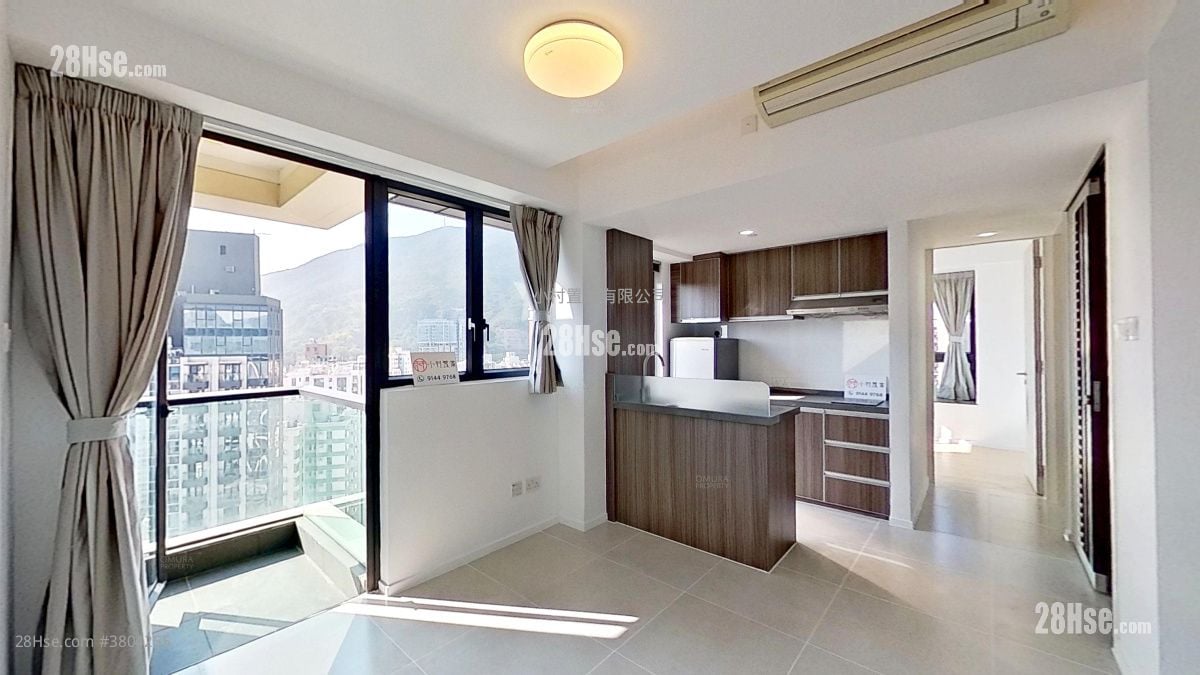 living room: East 17 Rental 2 Bedrooms , 1 Bathroom 445 ft²