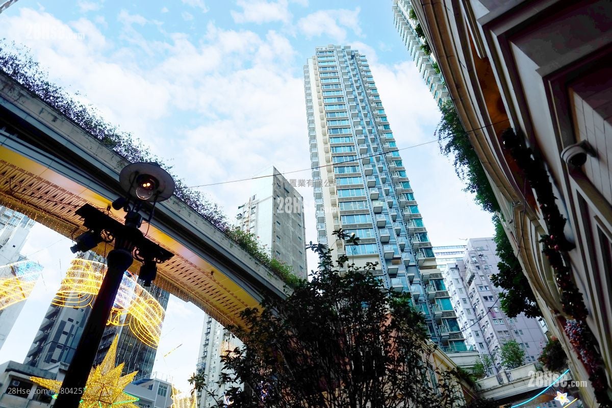 building outlook: The Avenue Rental 2 Bedrooms , 1 Bathroom 519 ft²