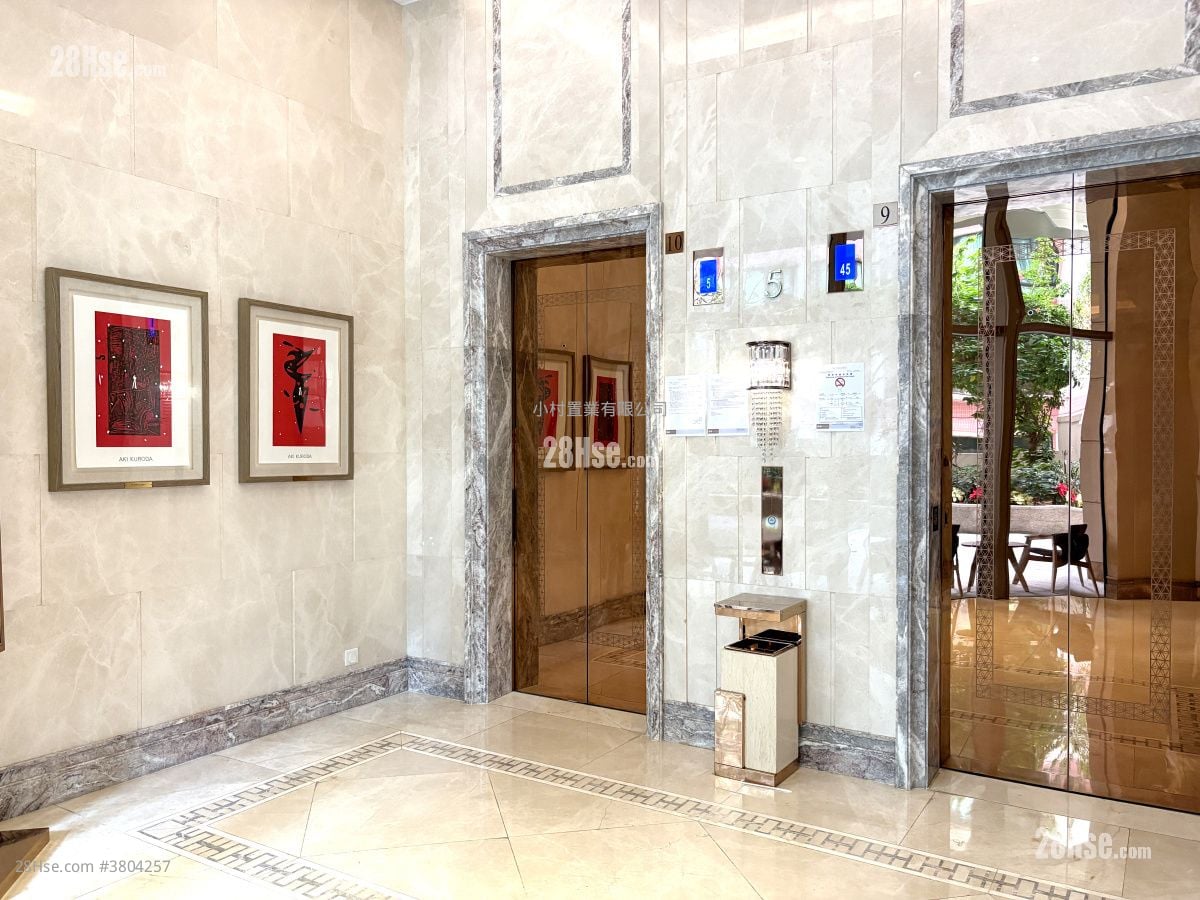 Lobby: The Avenue Rental 2 Bedrooms , 1 Bathroom 519 ft²