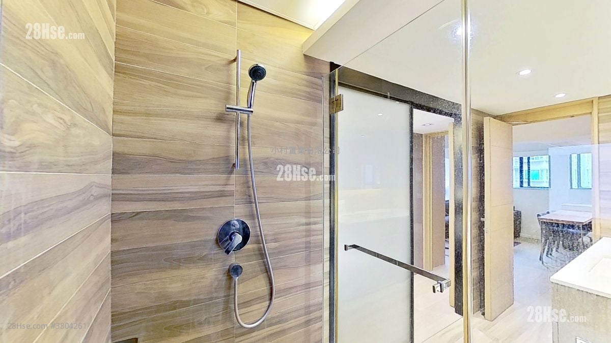 bathroom: 15 St. Francis Street Rental 1 Bedroom , 1 Bathroom 386 ft²