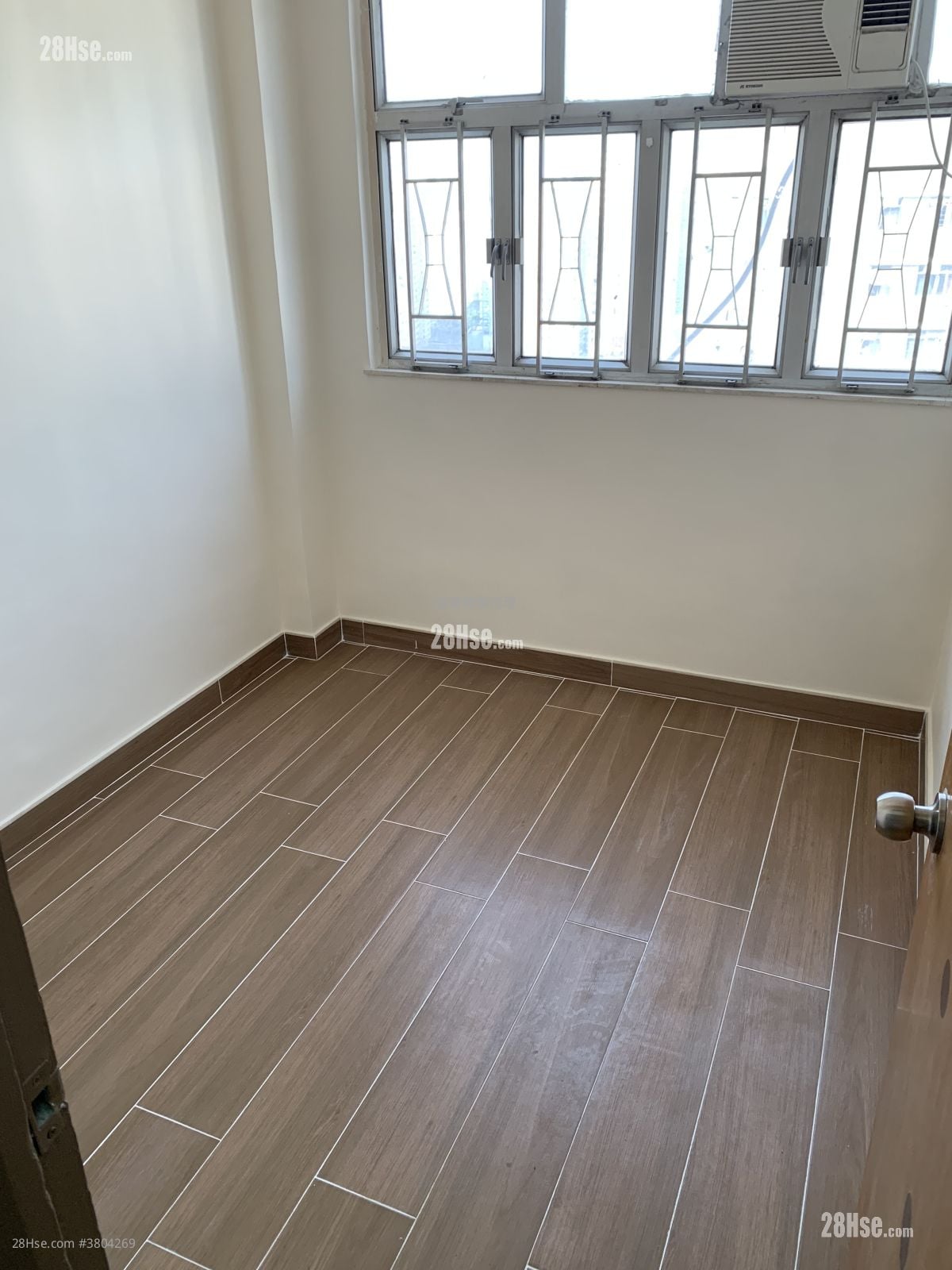 仁乐大厦 租盘 2 房 , 1 浴室 290 平方尺