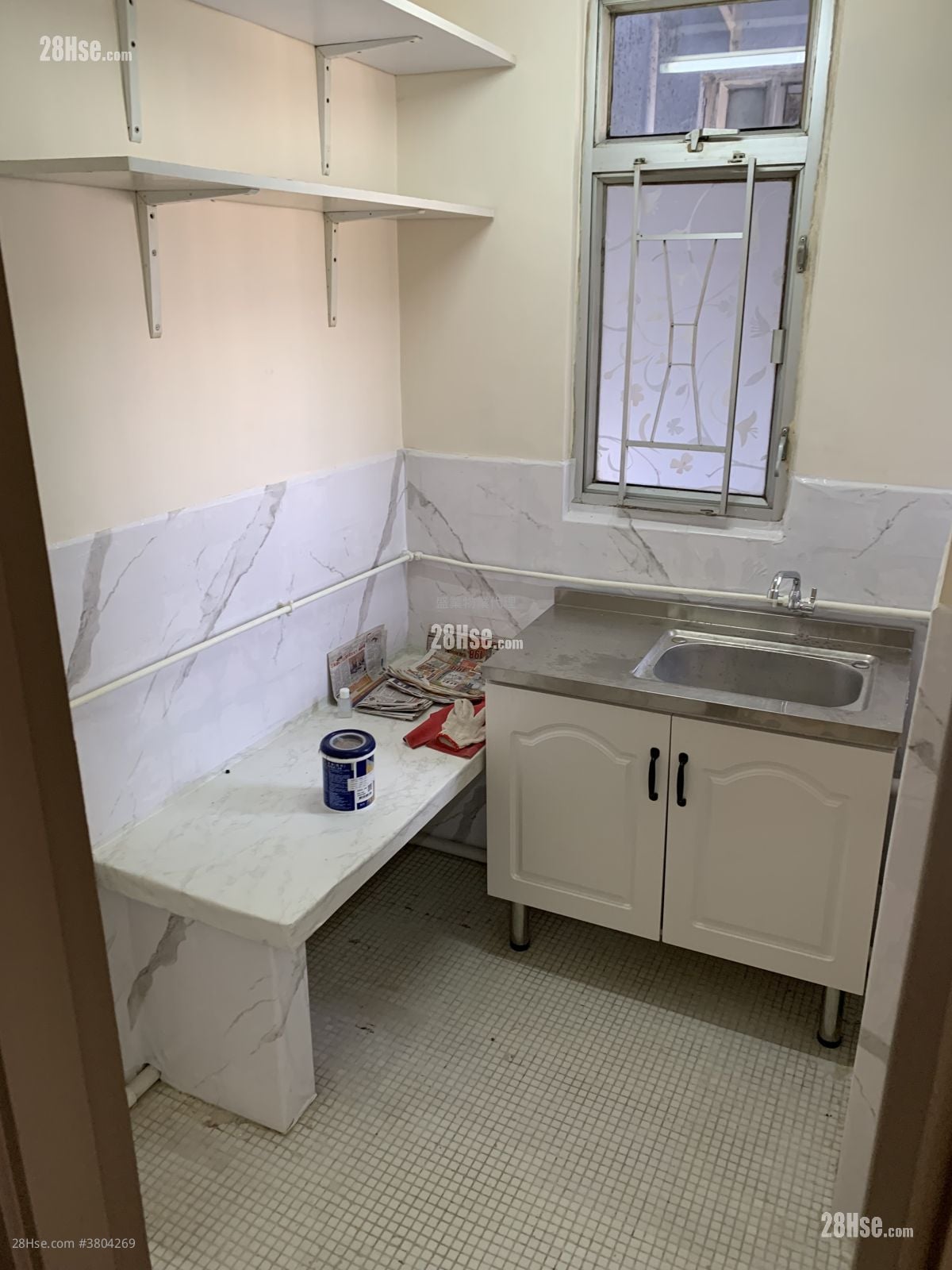 仁乐大厦 租盘 2 房 , 1 浴室 290 平方尺