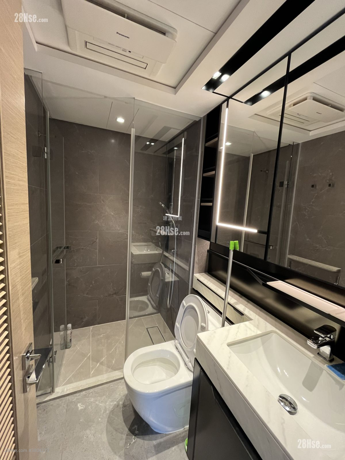 The Yoho Hub Rental 3 Bedrooms , 1 Bathroom 530 ft²