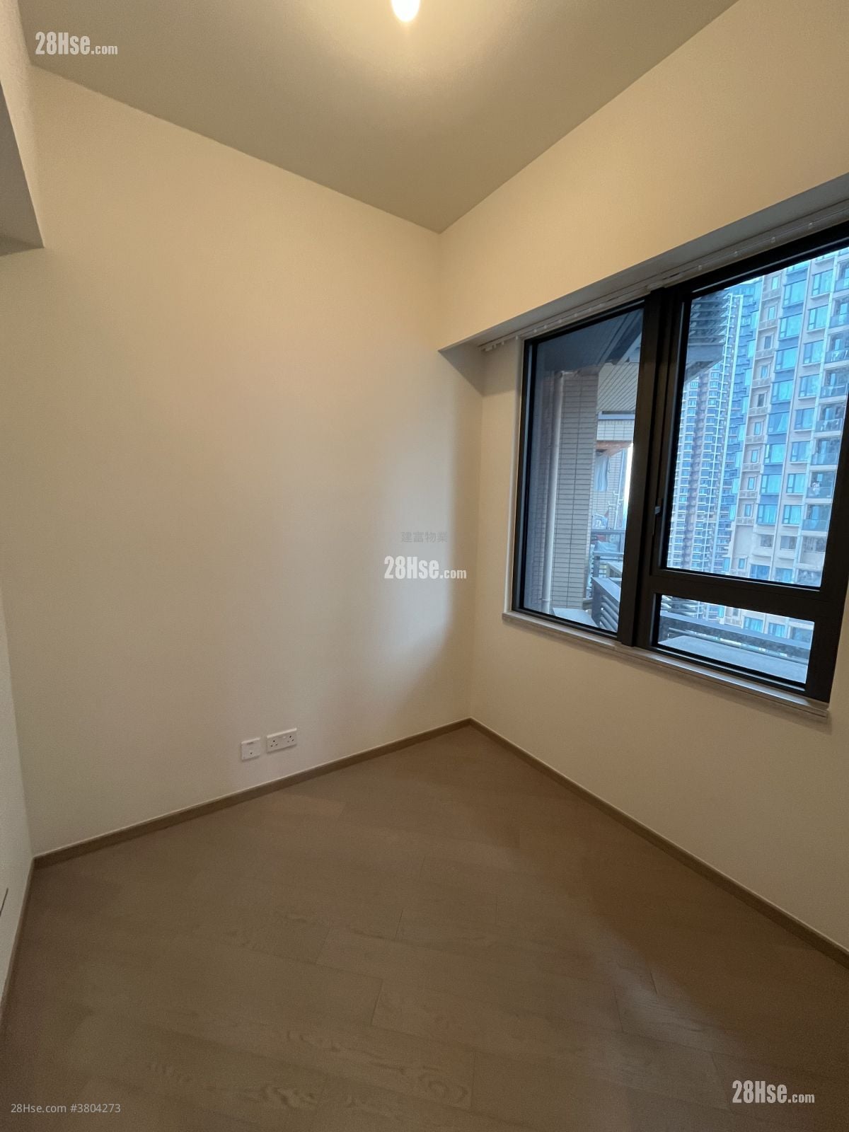 The Yoho Hub Rental 3 Bedrooms , 1 Bathroom 530 ft²