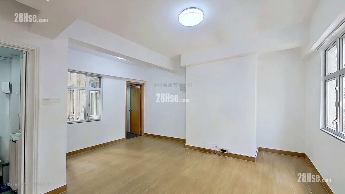 living room: Kimlai Court Rental 1 Bedroom , 1 Bathroom 445 ft²