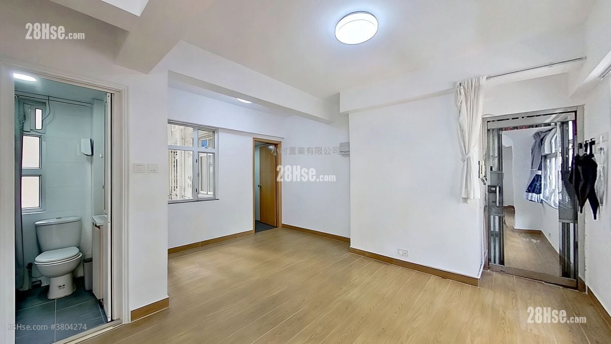 living room: Kimlai Court Rental 1 Bedroom , 1 Bathroom 445 ft²