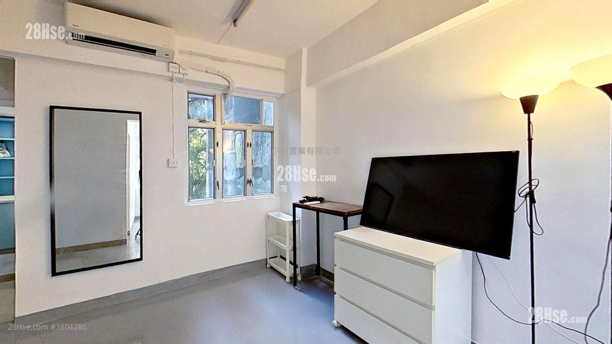 living room: 20 Possession Street Rental 1 Bedroom , 1 Bathroom 358 ft²