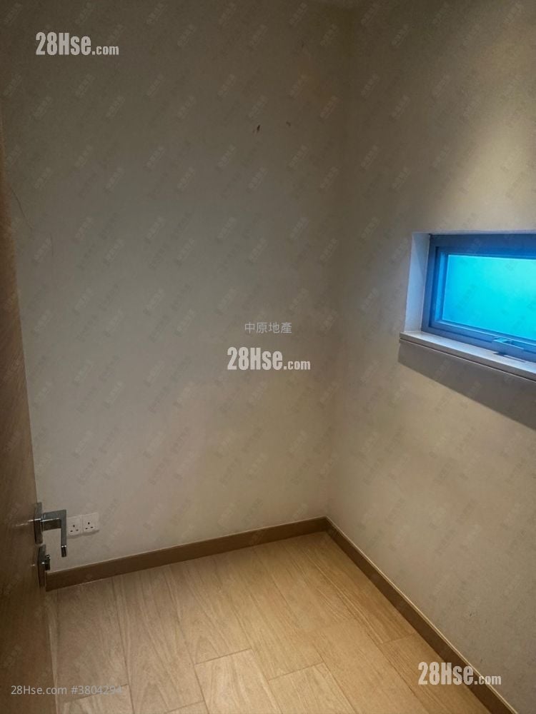 峻峦 售盘 1 房 405 平方尺