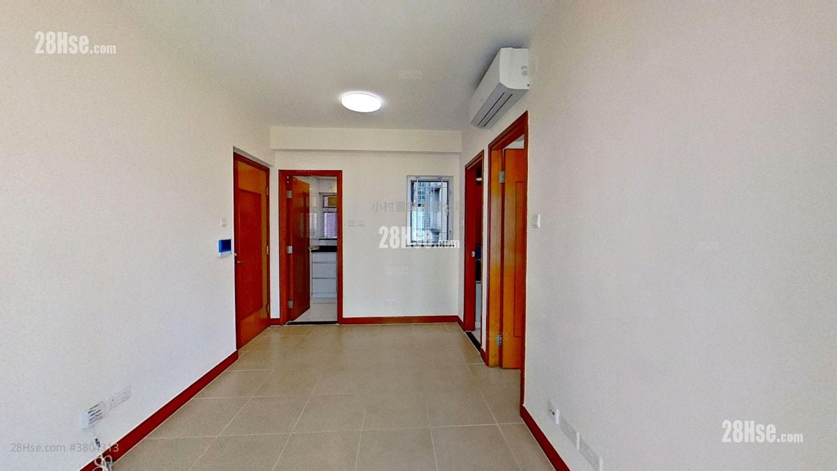 living room: Tung Tze Terrace Rental 1 Bedroom , 1 Bathroom 344 ft²