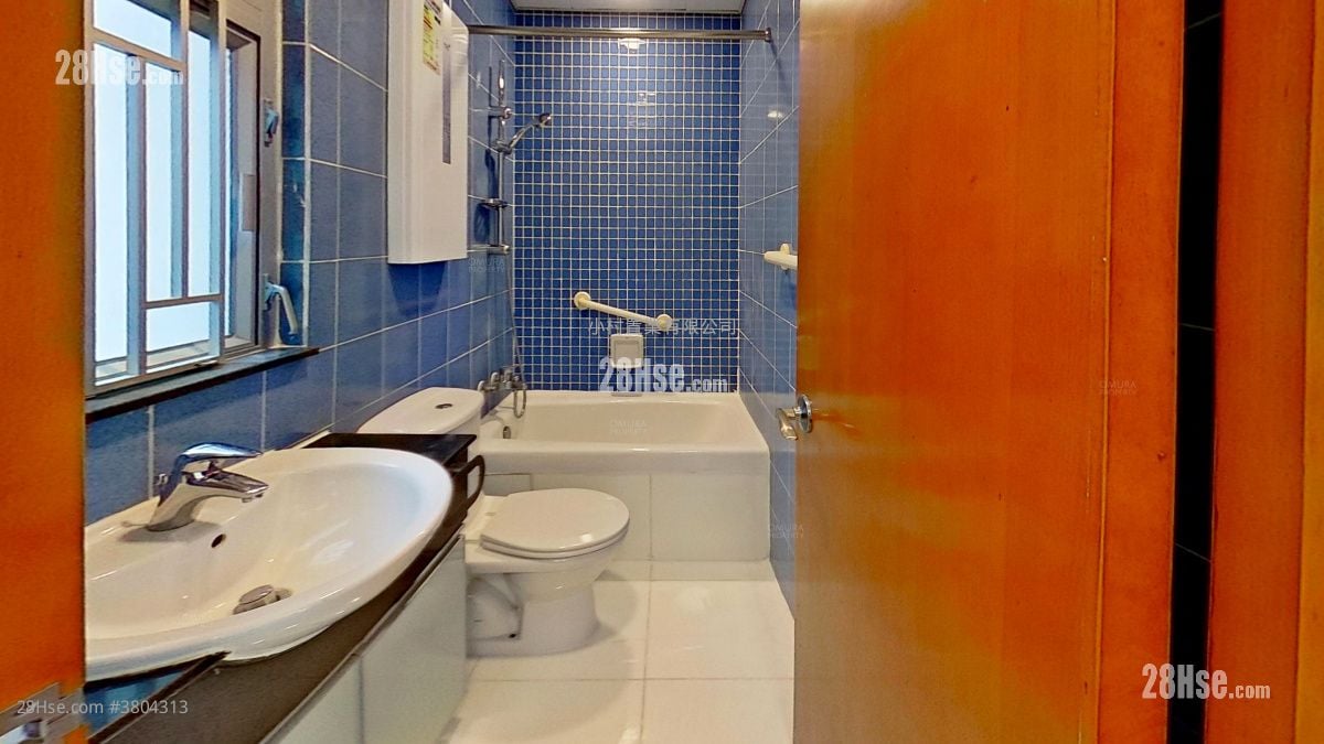 bathroom: Tung Tze Terrace Rental 1 Bedroom , 1 Bathroom 344 ft²