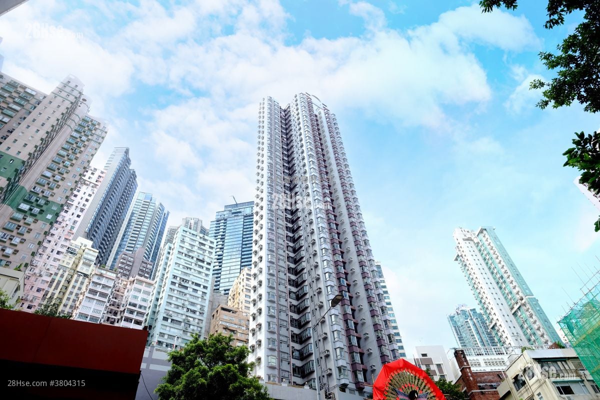 大厦外观: 东盛台 租盘 开放式间隔 , 1 浴室 259 平方尺