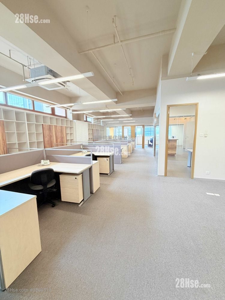 时颖中心 租盘 5+ 房 2,380 平方尺