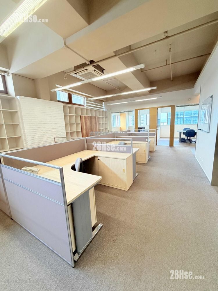 时颖中心 租盘 5+ 房 2,380 平方尺