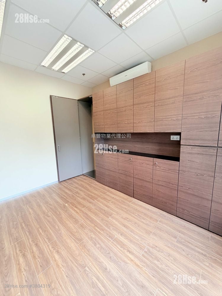 时颖中心 租盘 5+ 房 2,380 平方尺