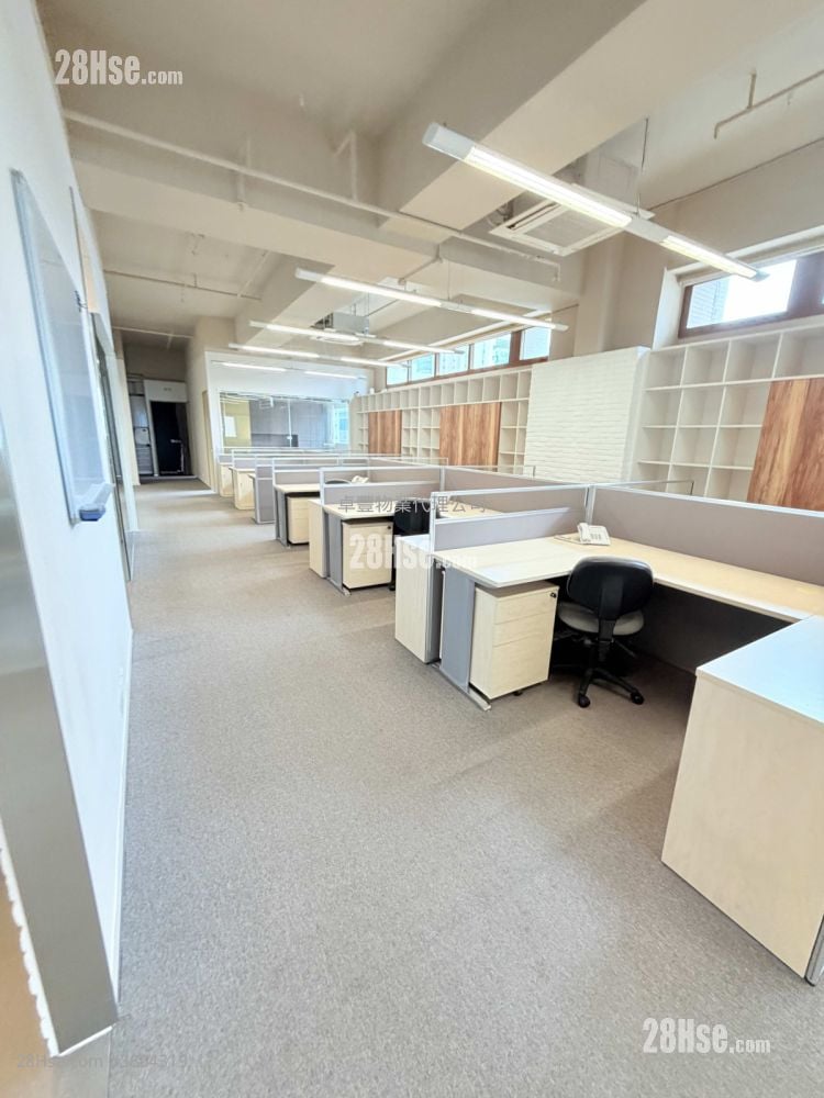 时颖中心 租盘 5+ 房 2,380 平方尺