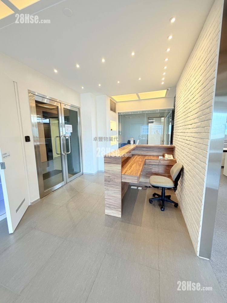 时颖中心 租盘 5+ 房 2,380 平方尺