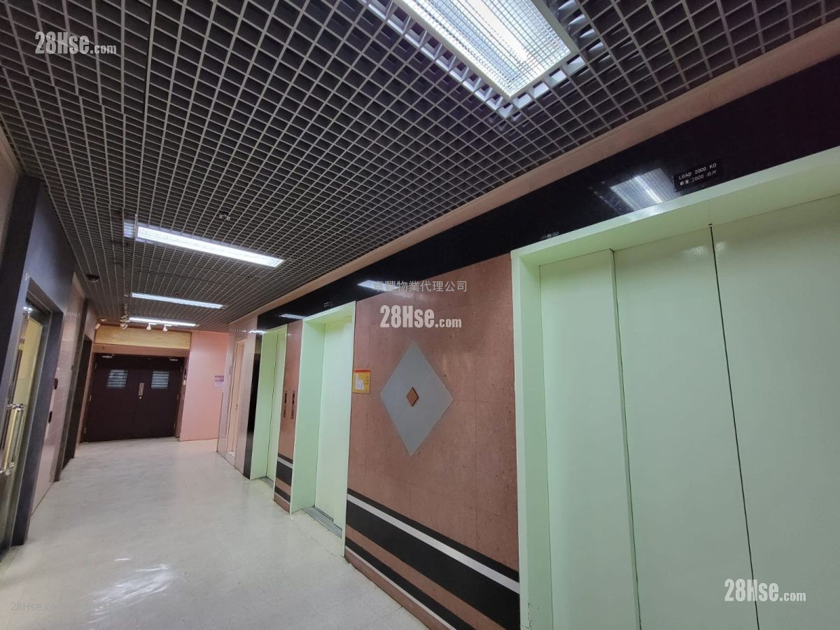 时颖中心 租盘 5+ 房 2,380 平方尺