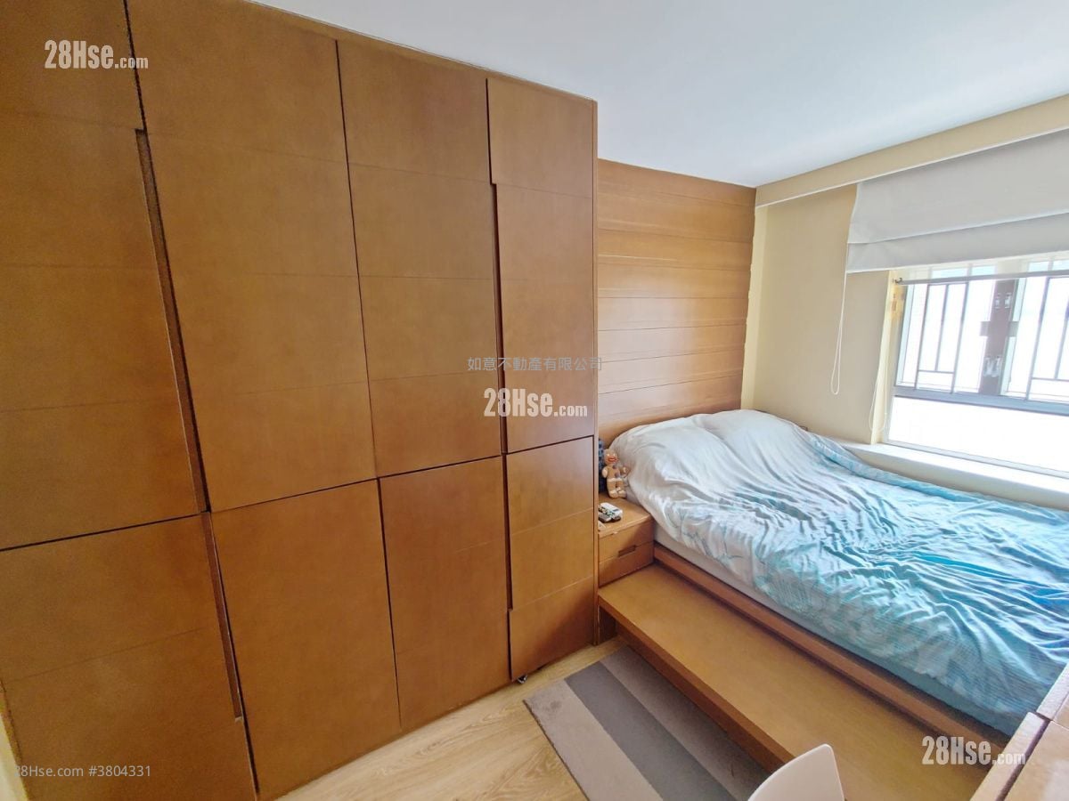Whampoa Garden Sell 4 Bedrooms , 2 Bathrooms 771 ft²