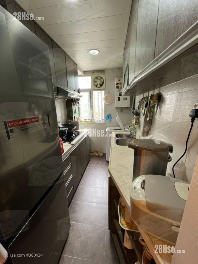 Kam Ying Court Sell 3 Bedrooms , 1 Bathroom 645 ft²