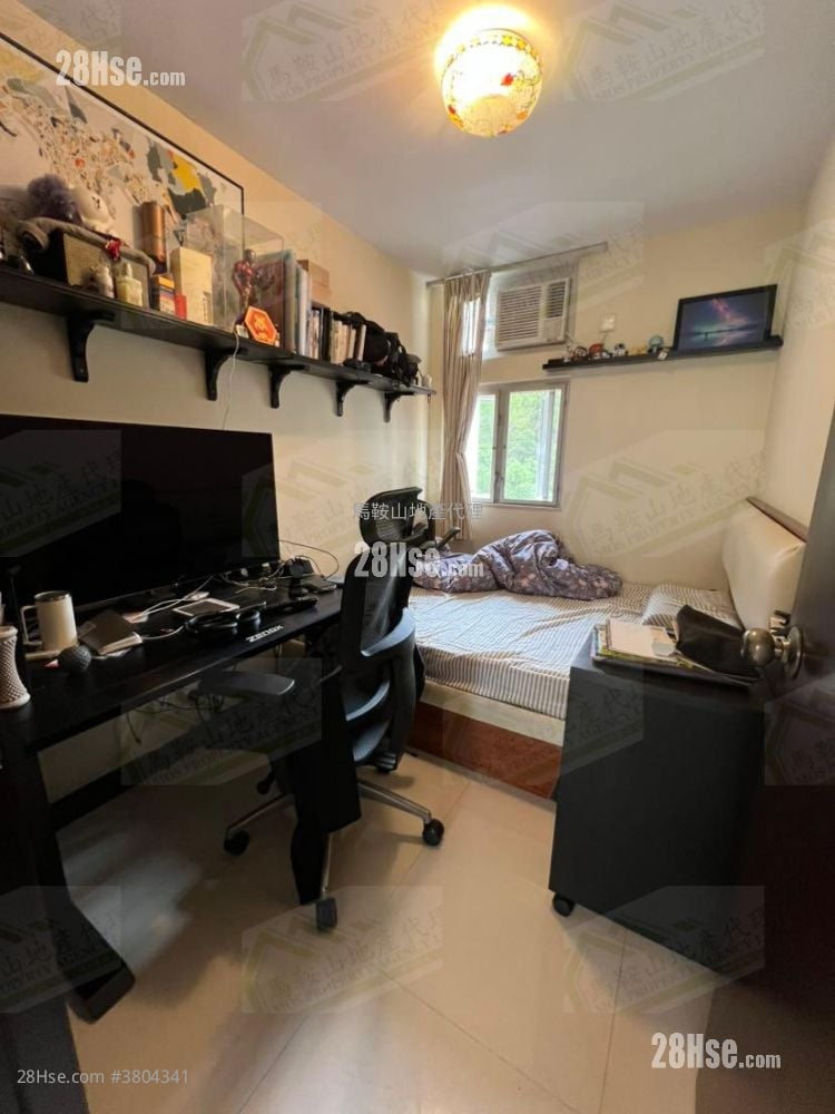 Kam Ying Court Sell 3 Bedrooms , 1 Bathroom 645 ft²