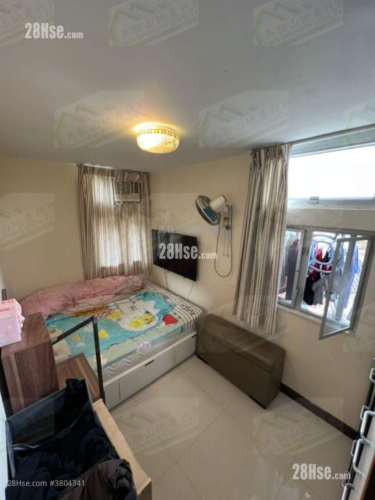 Kam Ying Court Sell 3 Bedrooms , 1 Bathroom 645 ft²
