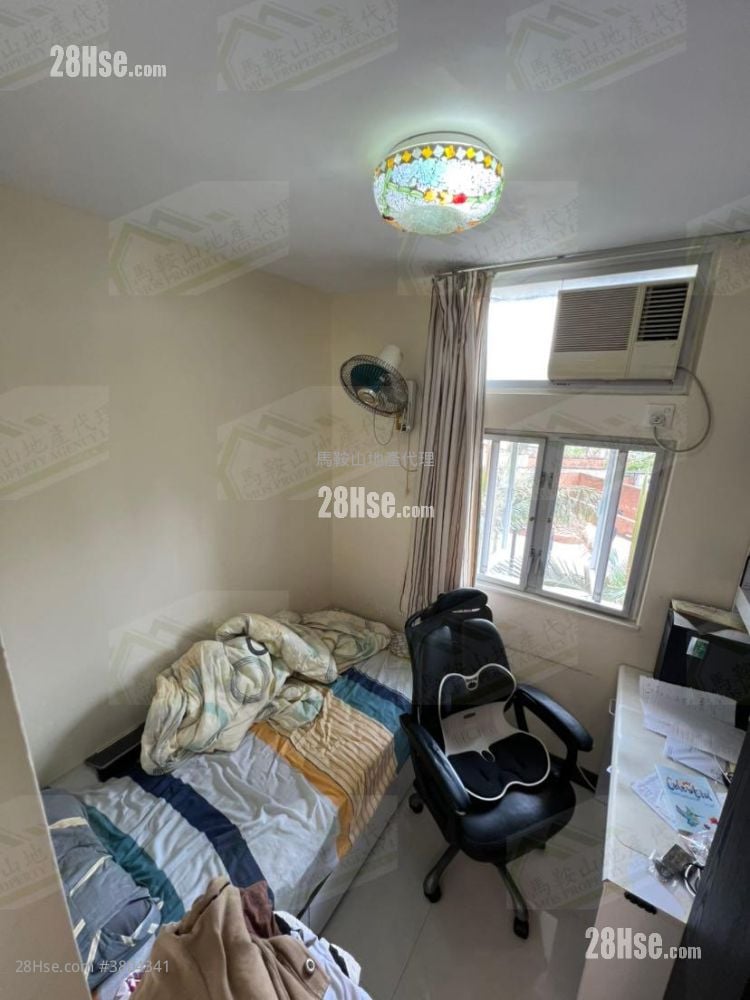 Kam Ying Court Sell 3 Bedrooms , 1 Bathroom 645 ft²